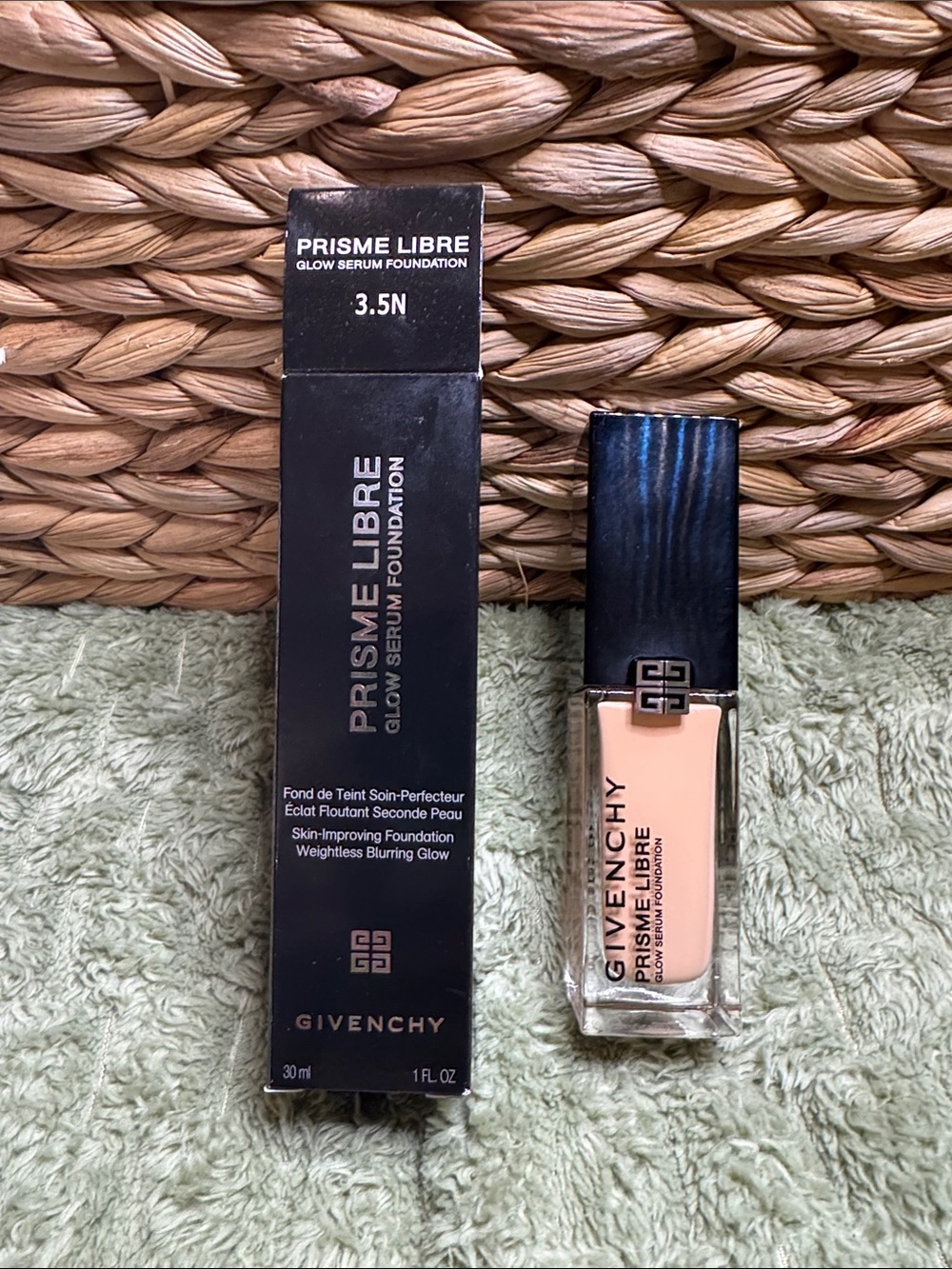 Givenchy Prisme Libre Glow Serum Foundation 3.5N - Nude Beige